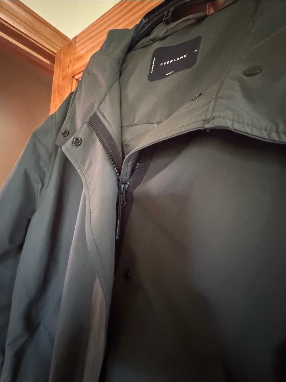 Everlane women’s Olive Green Hooded RainCoat - Picture 4 of 10